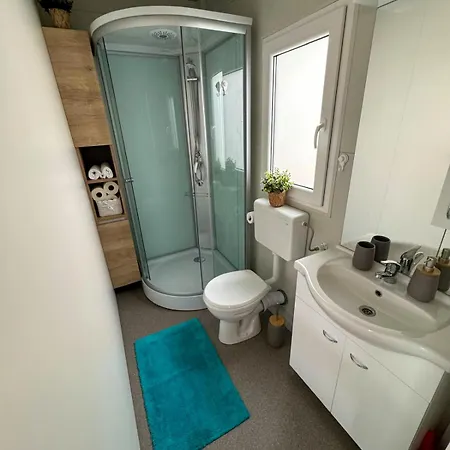 Mobile Homes Marea Apartment Turanj