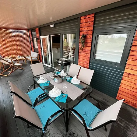 Mobile Homes Marea Apartment